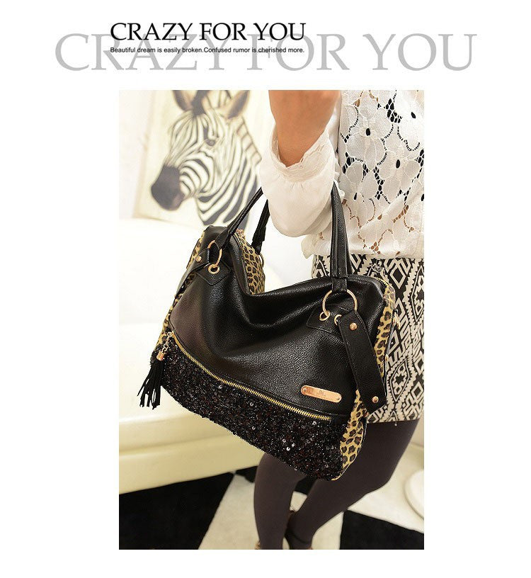 Elizabeth Messenger Bag